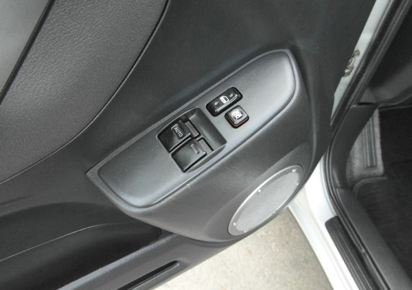 Toyota RAV4 cena 37000 przebieg: 138000, rok produkcji 2004 z Kraków małe 781